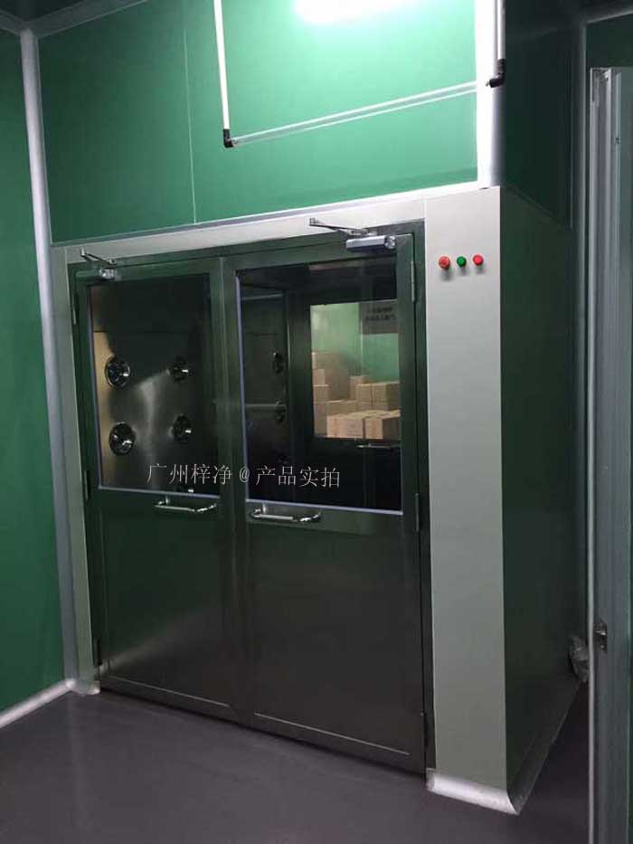 風淋室（又名空氣浴塵室、風淋房、風淋門、空氣吹淋室、AIR SHOWER，風淋設備，風淋機之類）