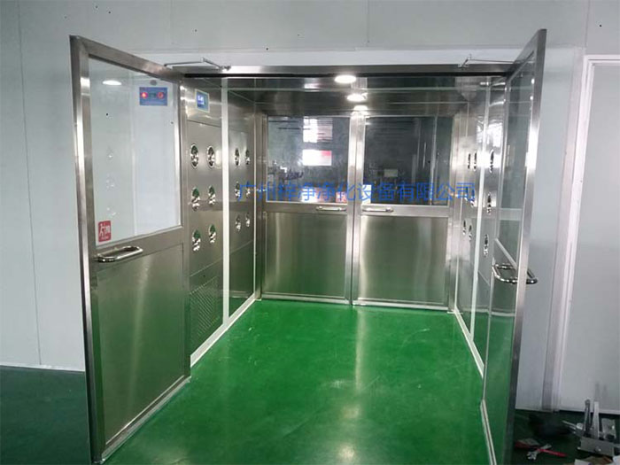 貨淋室用于對進入潔凈區的物料進行吹淋